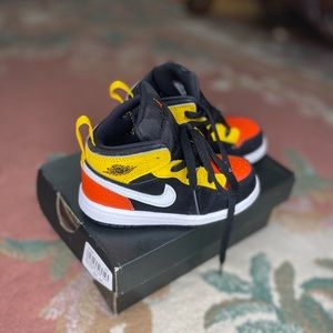 Size 6c Toddler AJ1 MidSE Black/Team Orange Amarillo